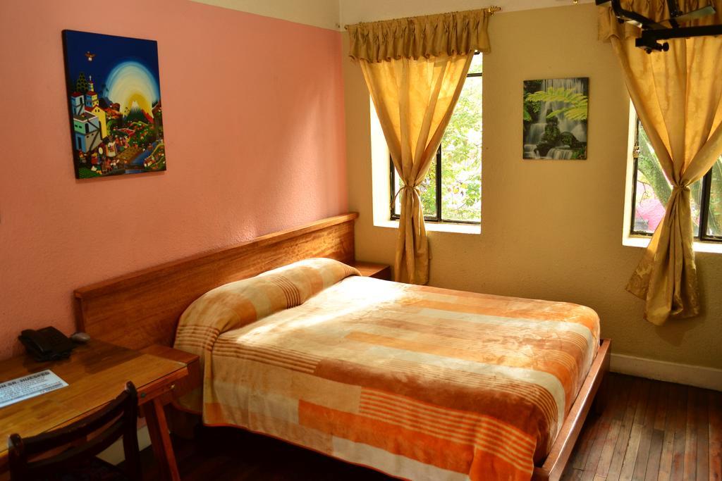 Hostal Loro Verde Quito Exterior foto